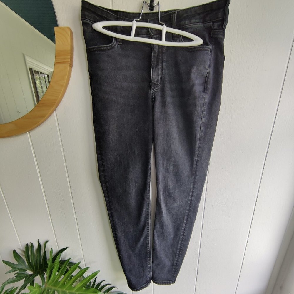 Chino Pants  Black by Old Navy Sz 8 Petite. Cargo Pockets, Relaxed Fit